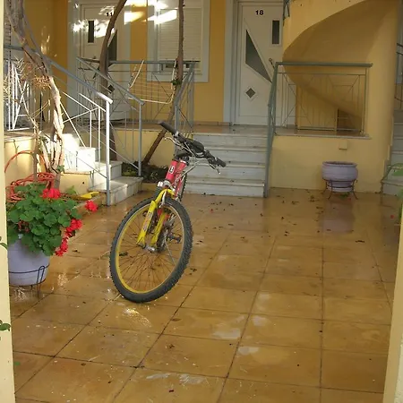 Giorgos Apartments Palaiochora Room photo